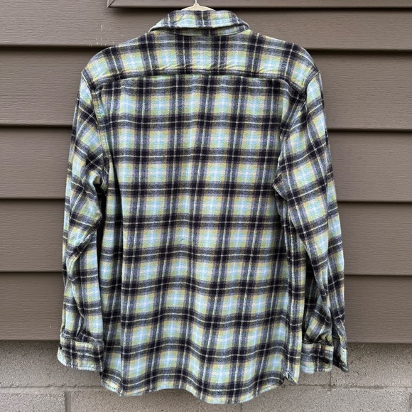 Levi’s green flannel - Picture 5 of 5